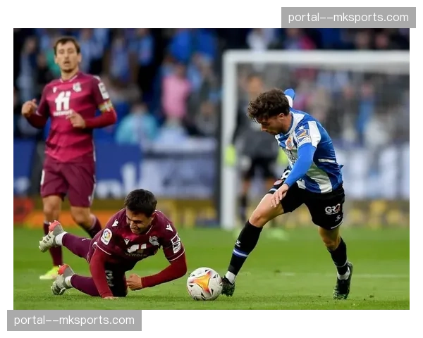 西班牙人后卫费尔南多训练不适 防守压力进一步加剧