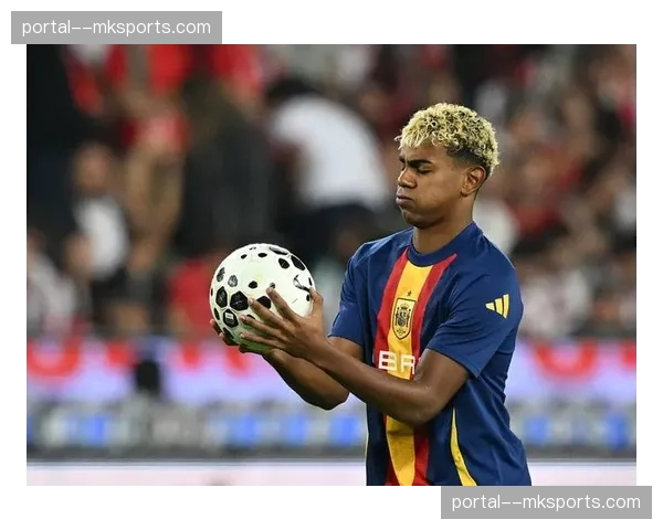 亚马尔11次助攻独占助攻榜榜首，赛季直接参与16球